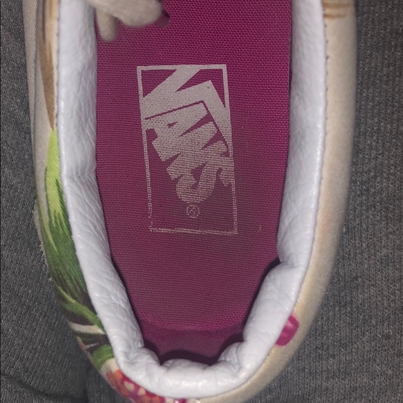 Floral vans - Picture 4 of 4